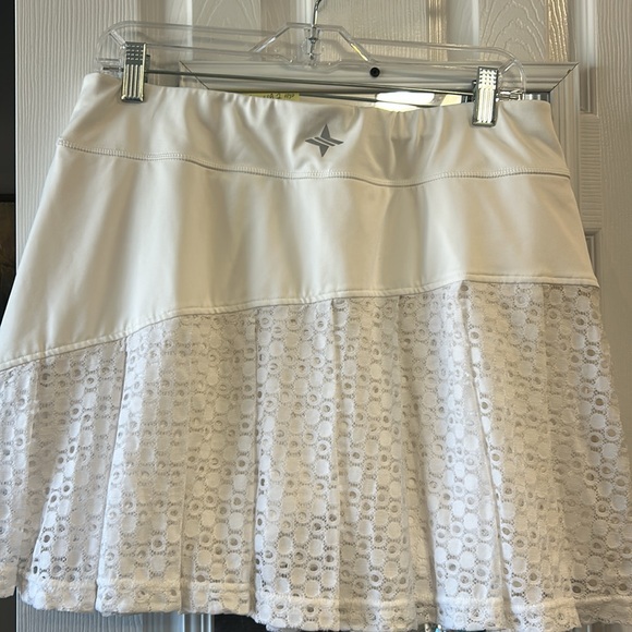 Tuckernuck Tnuck Sport White Tech Lace 15 Inch Tennis Skirt Size XL - Picture 9 of 9